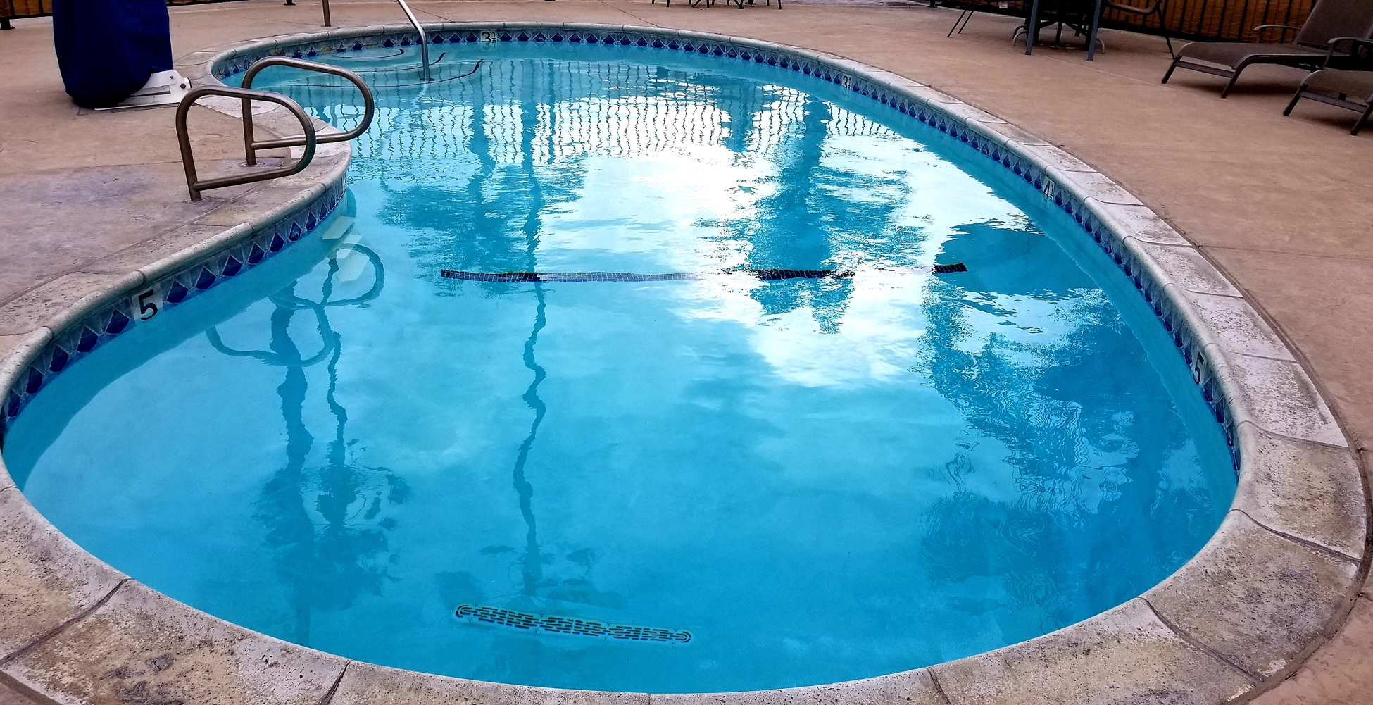 Evitar eliminar algas piscina